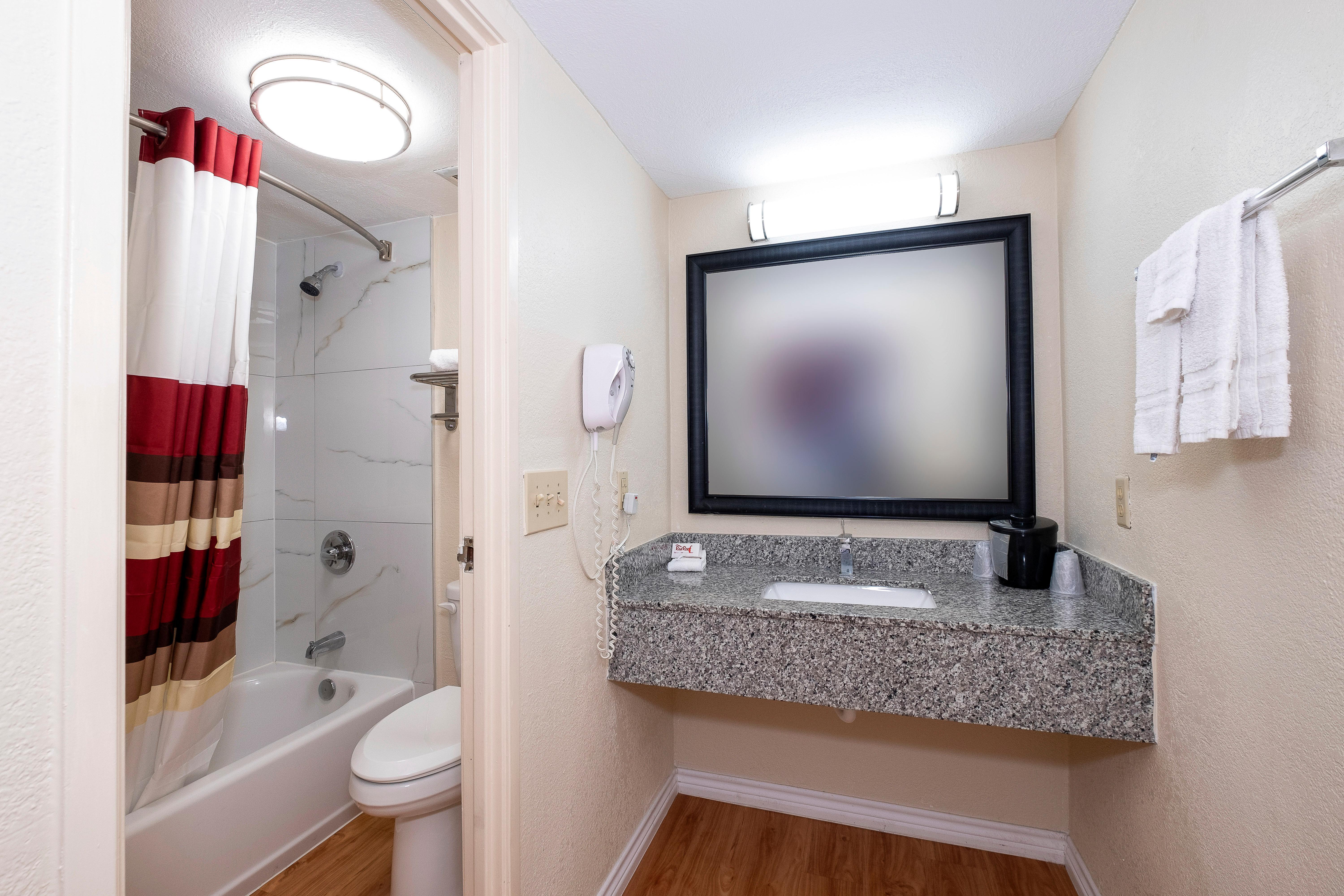 Westfield Red Roof Inn Houston North - Fm1960 & I-45 المظهر الخارجي الصورة