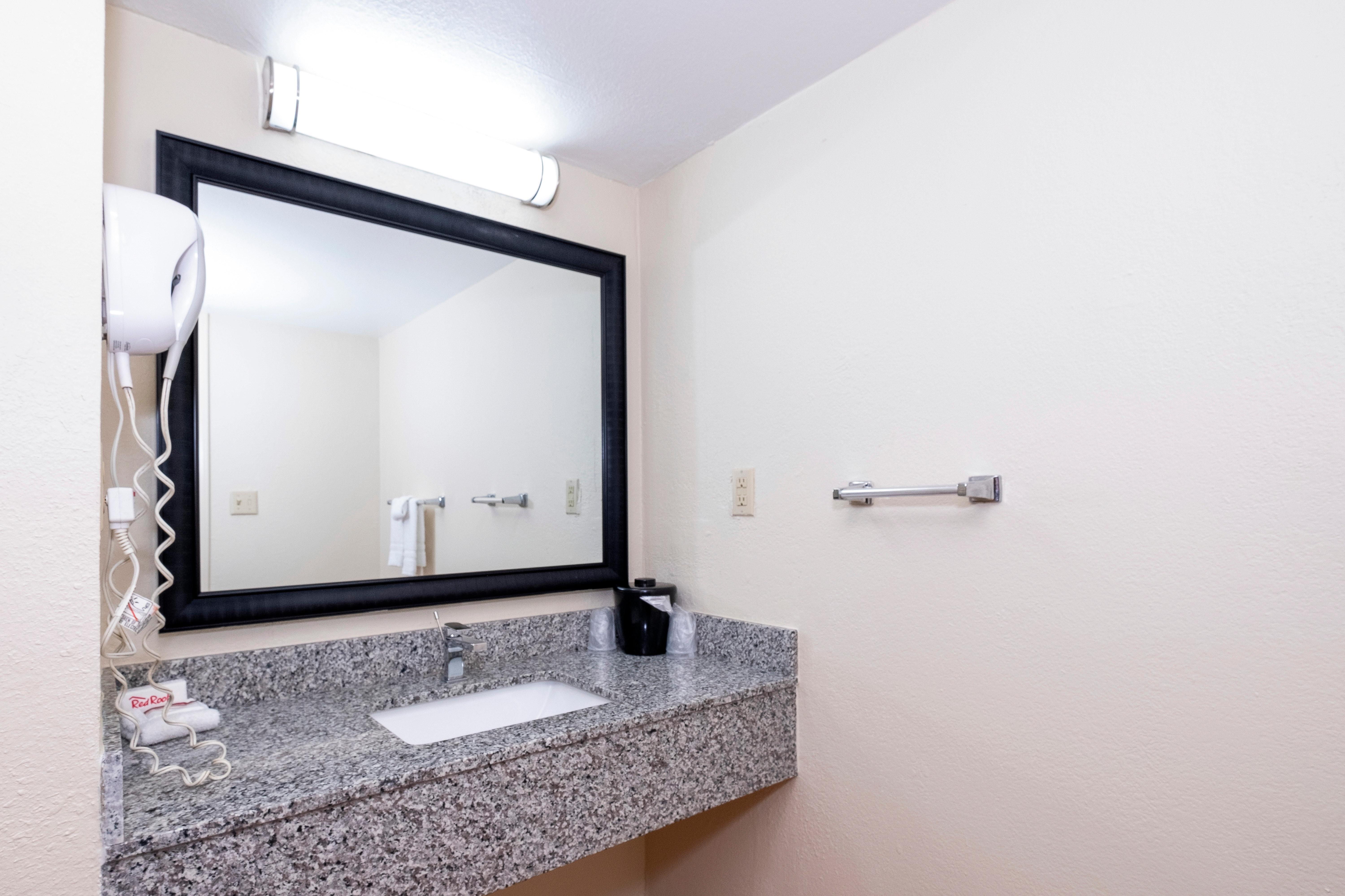 Westfield Red Roof Inn Houston North - Fm1960 & I-45 المظهر الخارجي الصورة