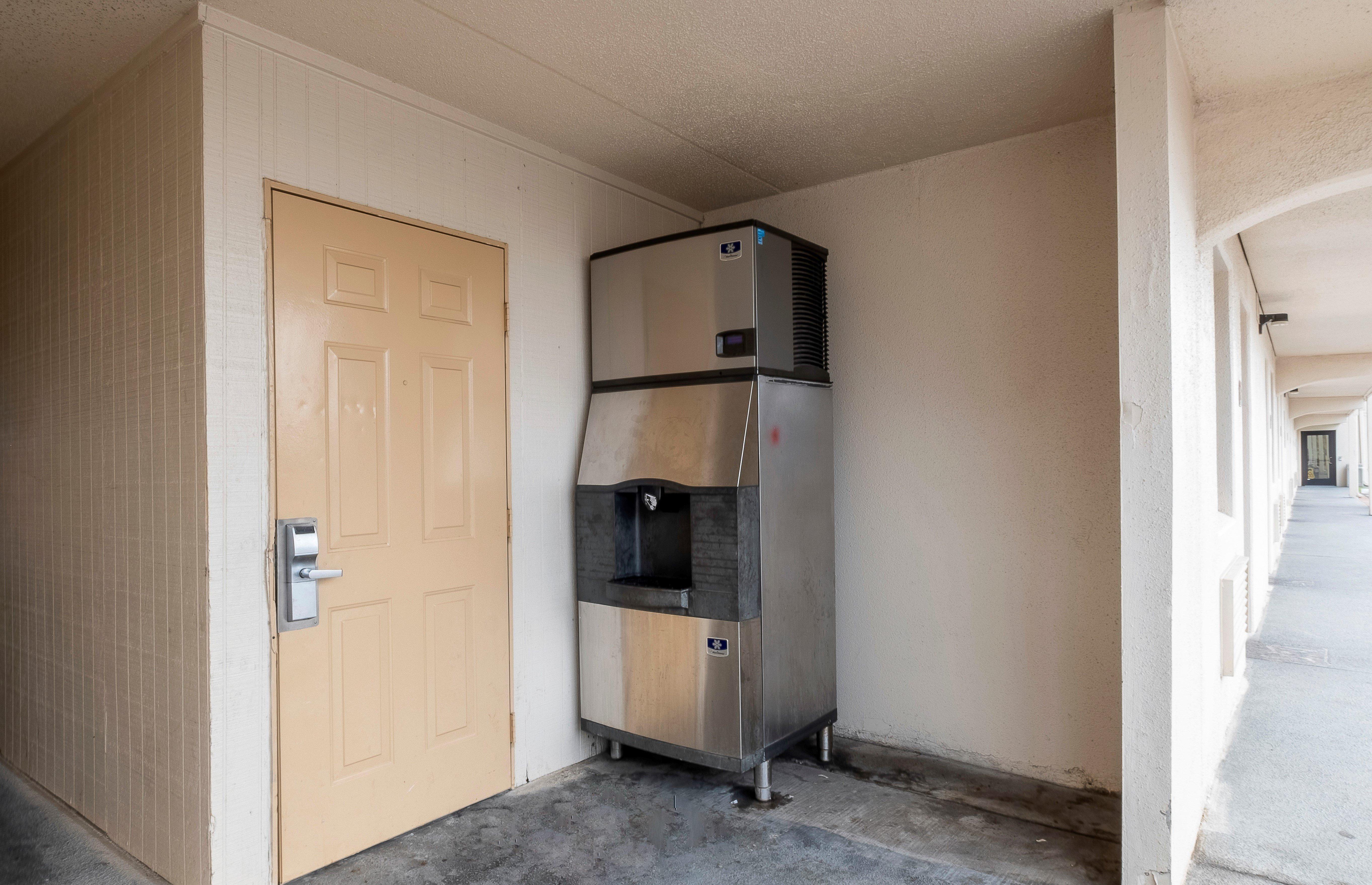 Westfield Red Roof Inn Houston North - Fm1960 & I-45 المظهر الخارجي الصورة