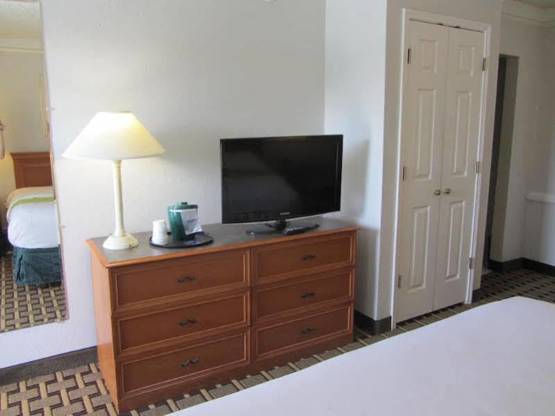 Westfield Red Roof Inn Houston North - Fm1960 & I-45 المظهر الخارجي الصورة