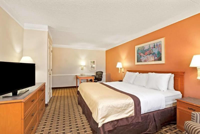 Westfield Red Roof Inn Houston North - Fm1960 & I-45 المظهر الخارجي الصورة