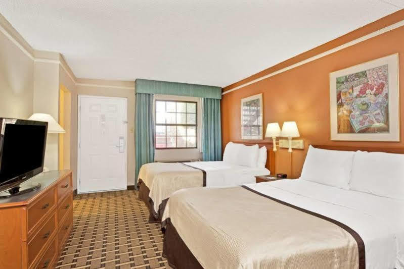 Westfield Red Roof Inn Houston North - Fm1960 & I-45 المظهر الخارجي الصورة