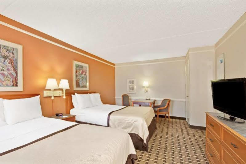 Westfield Red Roof Inn Houston North - Fm1960 & I-45 المظهر الخارجي الصورة